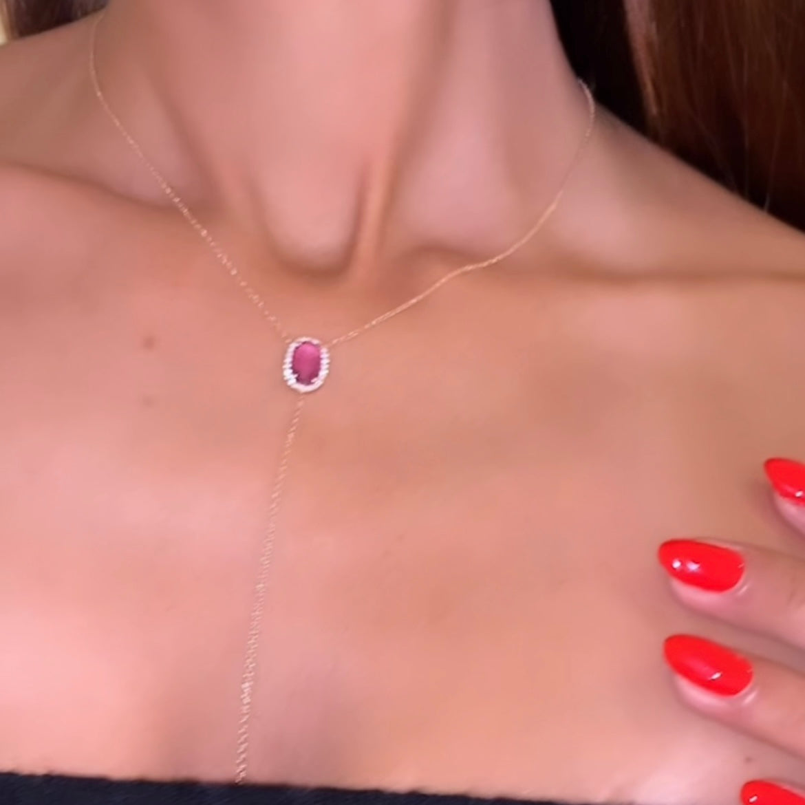 ELLA תליון רובי ויהלומים בחיתוך אובל