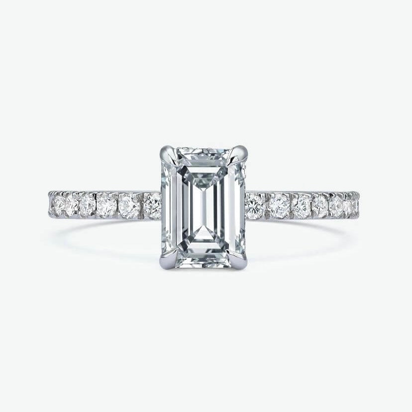 טבעת יהלום בחיתוך אמרלד קלאסית 1 קראט עם אבני צד TORY