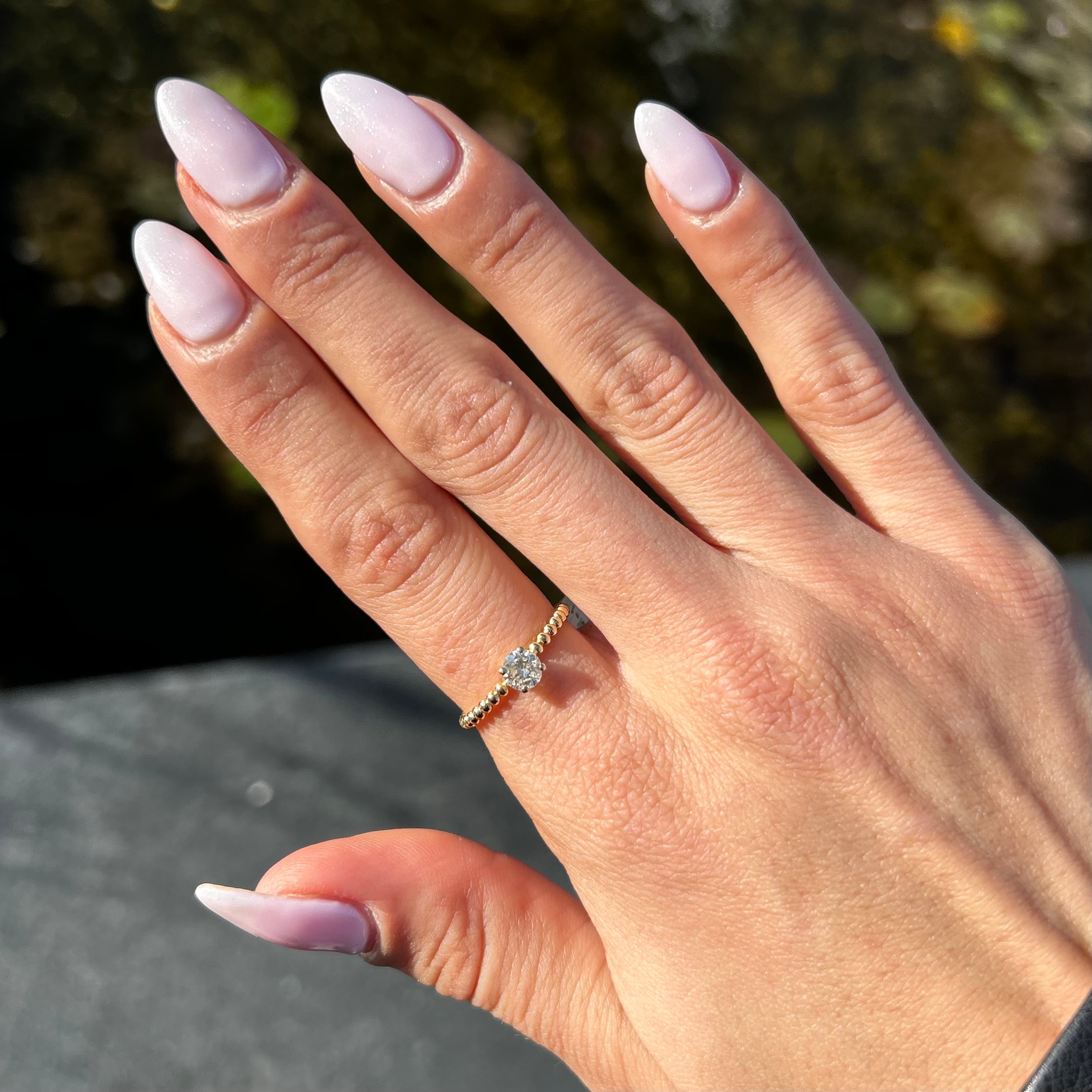 טבעת זהב כדורים משובצת יהלום טבעי בחיתוך עגול RENE