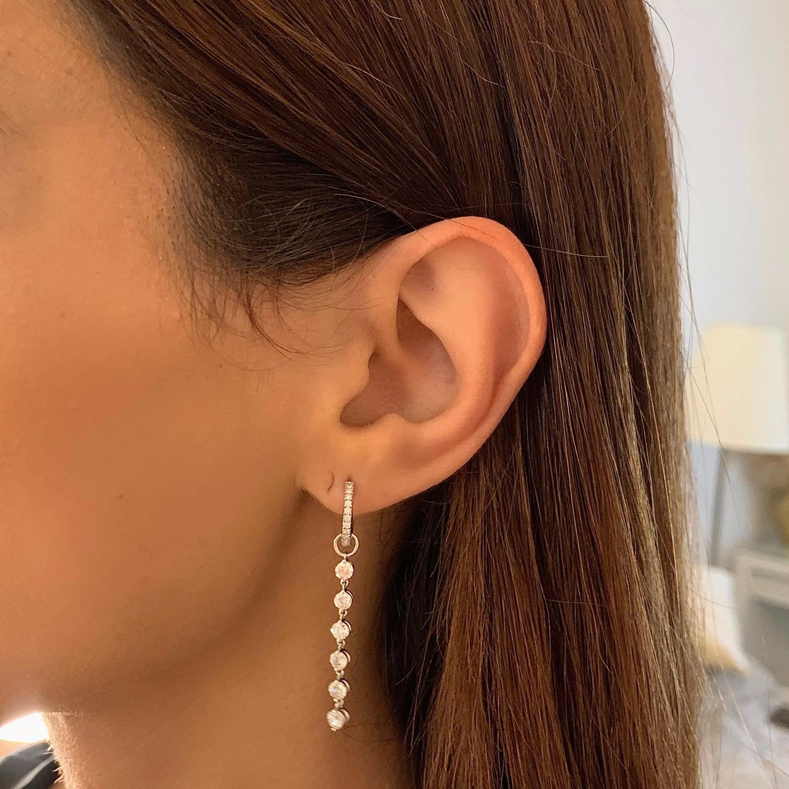 LIA עגילי יהלומים נופלים