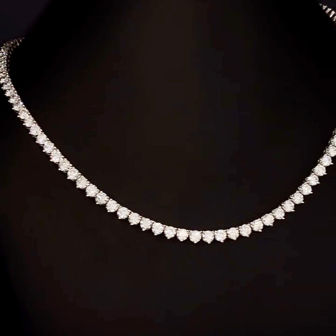 EDEN קולייר יהלומים דגרדה 3 שיניים בחיתוך עגול