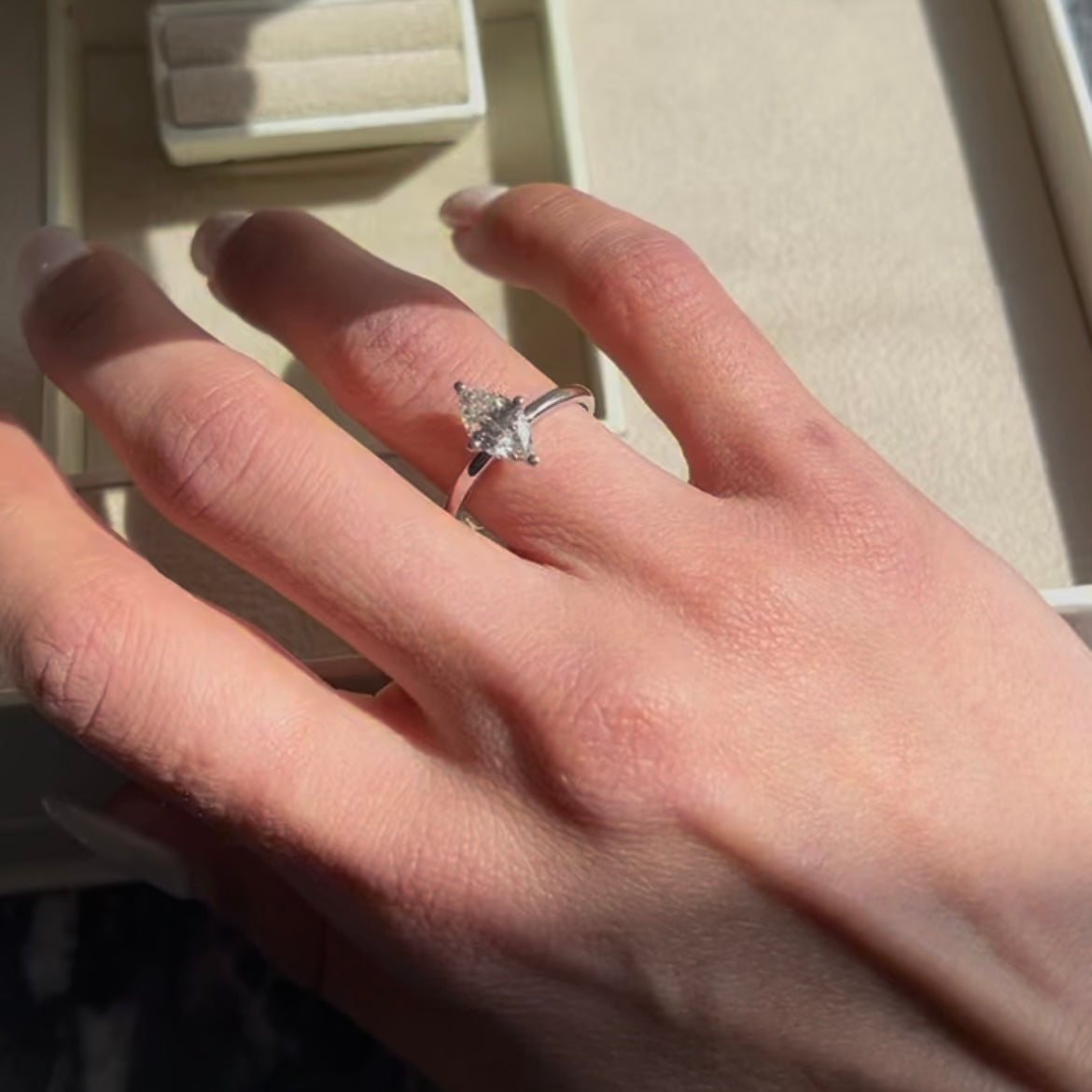 AMIT טבעת יהלום בחיתוך מרקיזה 1  קראט