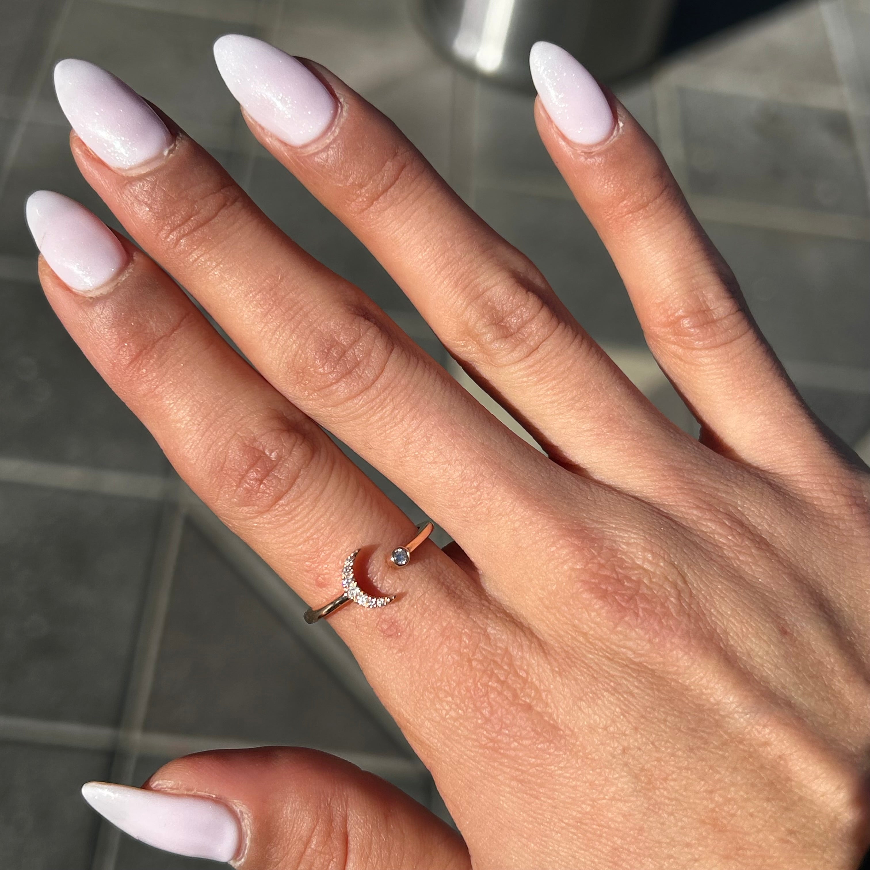 טבעת יהלומים בצורת חצי ירח MOON