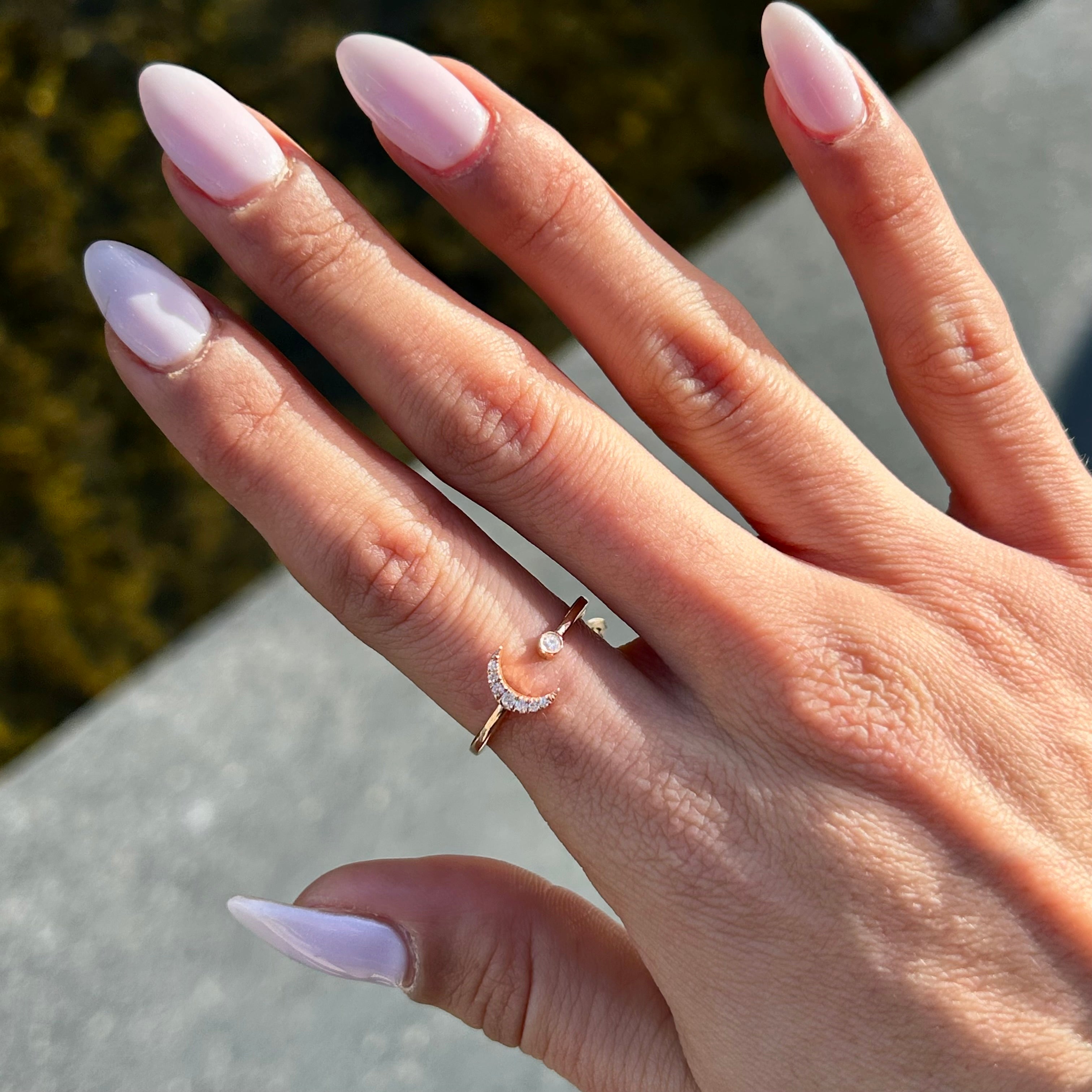 טבעת יהלומים בצורת חצי ירח MOON