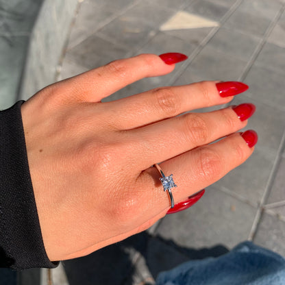 טבעת יהלום בחיתוך פרינסס קלאסית 0.80 קראט NOA