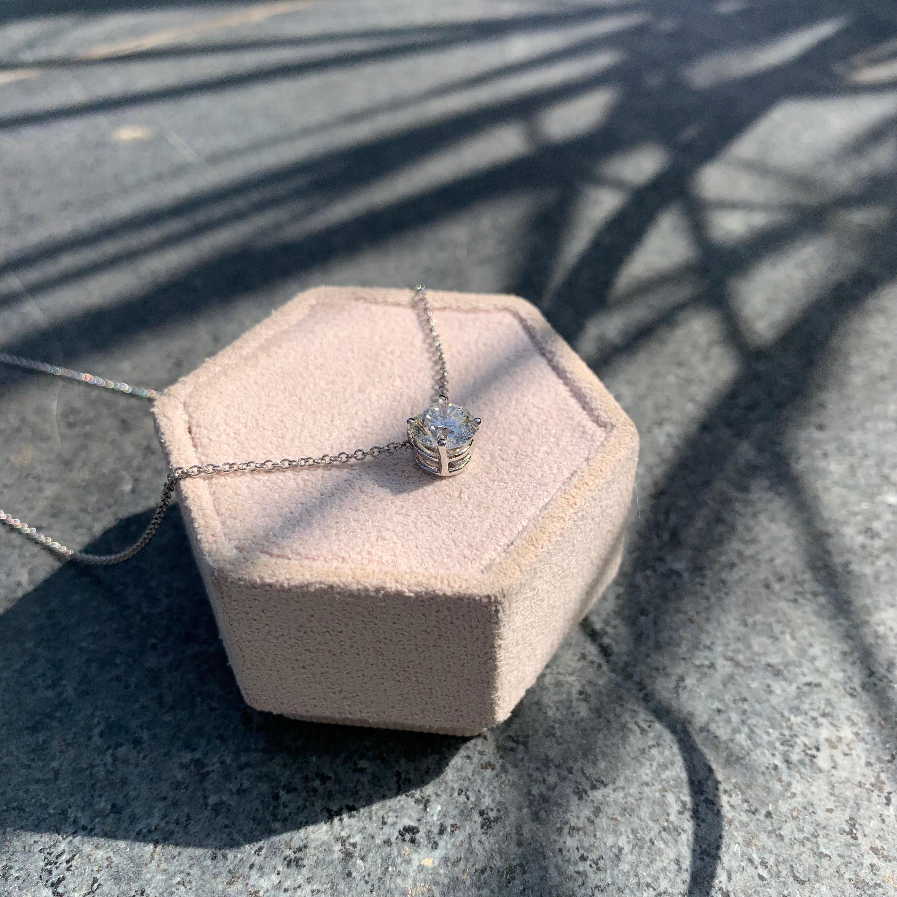 LENNY תליון יהלום בחיתוך עגול 0.80 קראט רק ב-2500₪