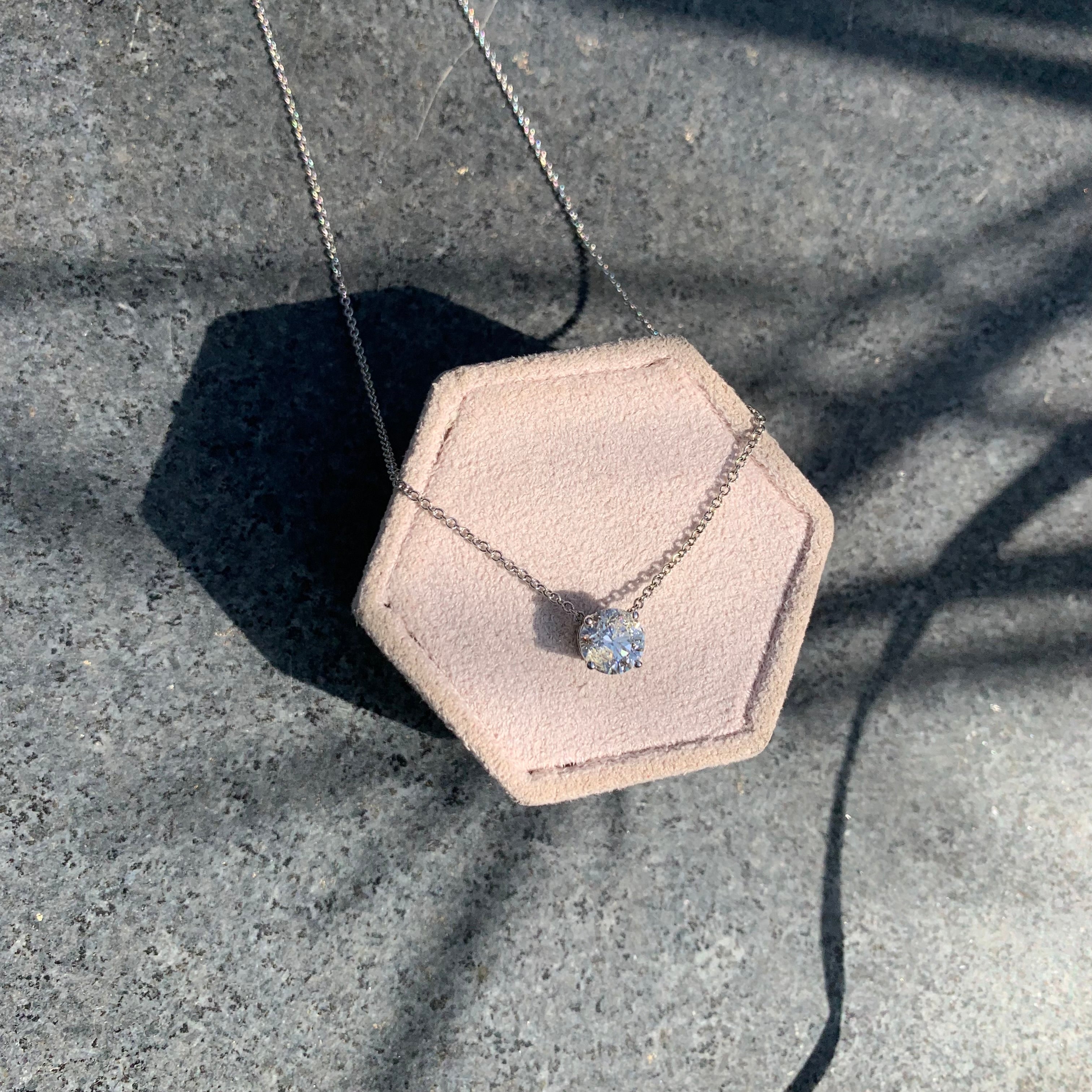 LENNY תליון יהלום בחיתוך עגול 0.80 קראט רק ב-2500₪