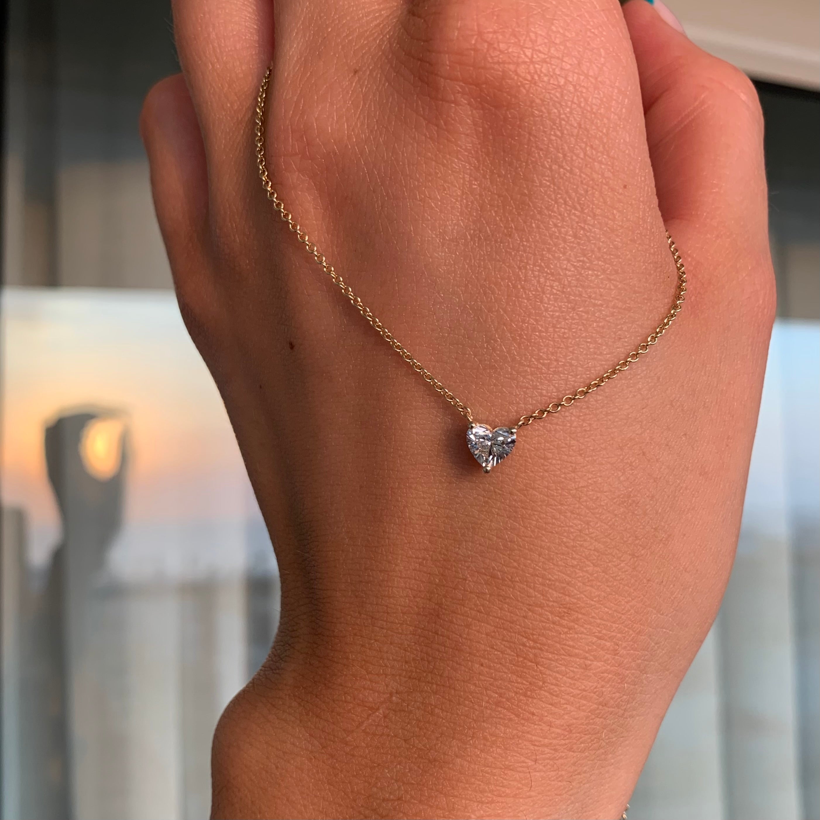 תליון יהלום בחיתוך לב EMILY