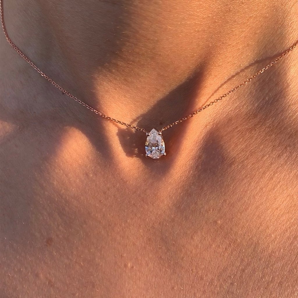 KYLIE תליון יהלום בחיתוך טיפה 1 קראט