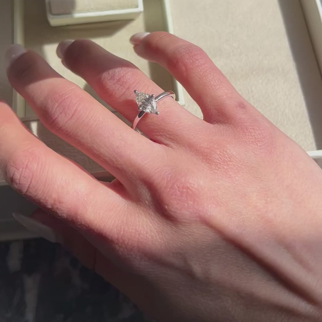 AMIT טבעת יהלום בחיתוך מרקיזה 1  קראט