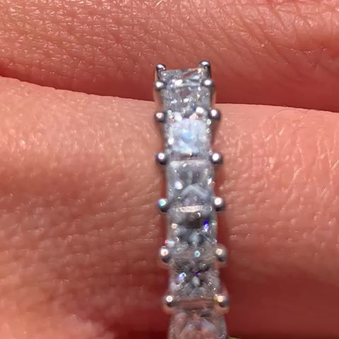 MERI טבעת יהלומים בחיתוך פרינסס חצי אטרניטי