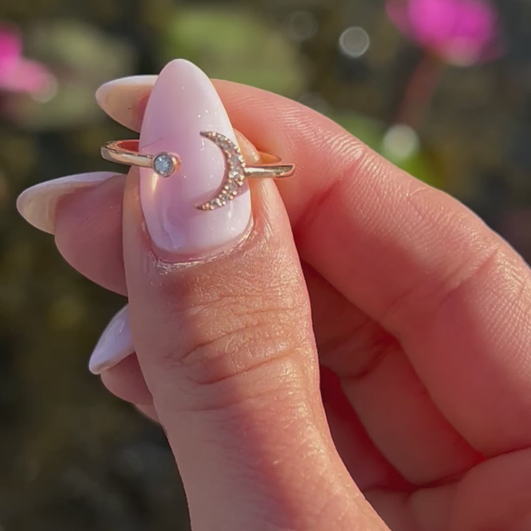 טבעת יהלומים בצורת חצי ירח MOON