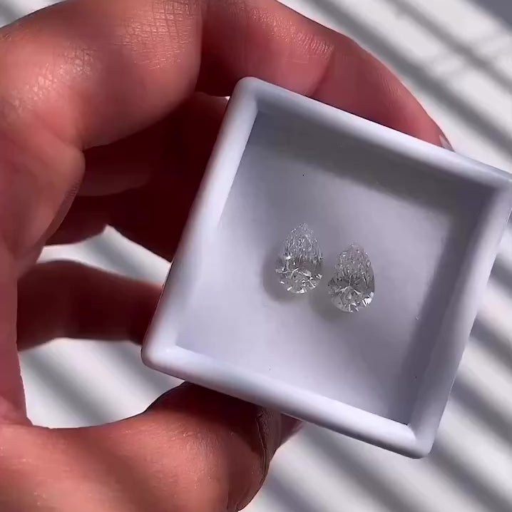 עגילי יהלומי מעבדה צמודים בחיתוך טיפה MELANI